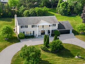 Building Photo - 16 Kingston Dr