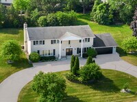 Building Photo - 16 Kingston Dr