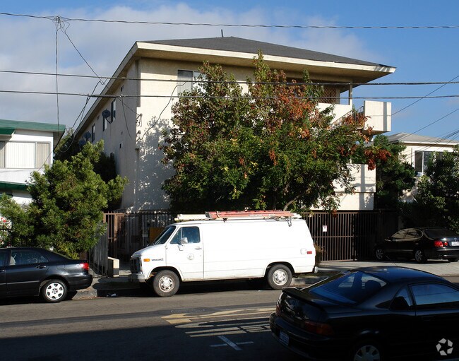 Building Photo - 417 Venice Way