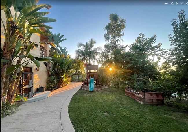 Building Photo - Call for your Private Showing! - Rent Ready September 1st