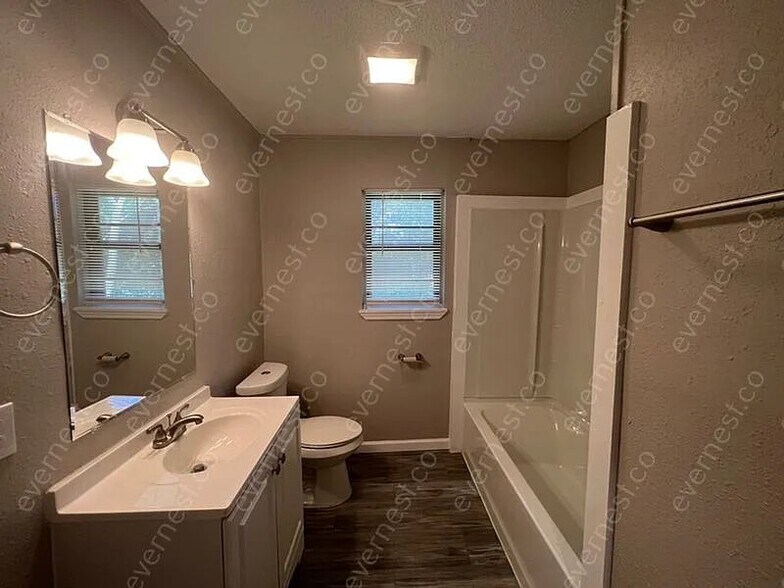 Building Photo - 7012 Yarberry Ln
