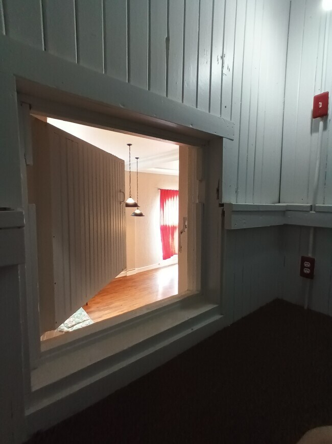 Building Photo - 2009 2nd St NE