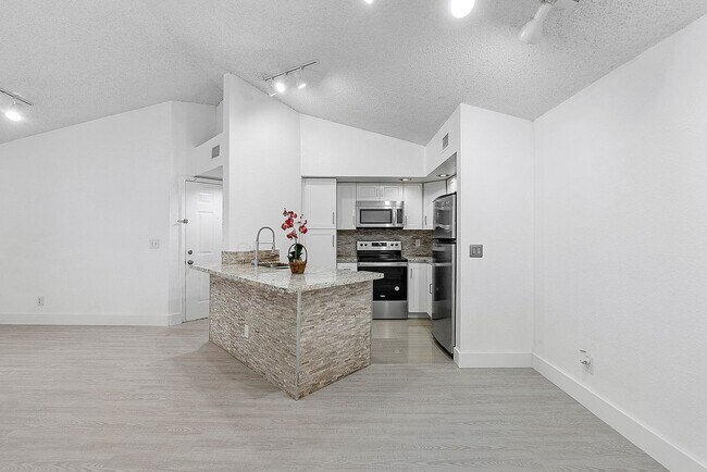 Building Photo - 417 Vista Isles Dr