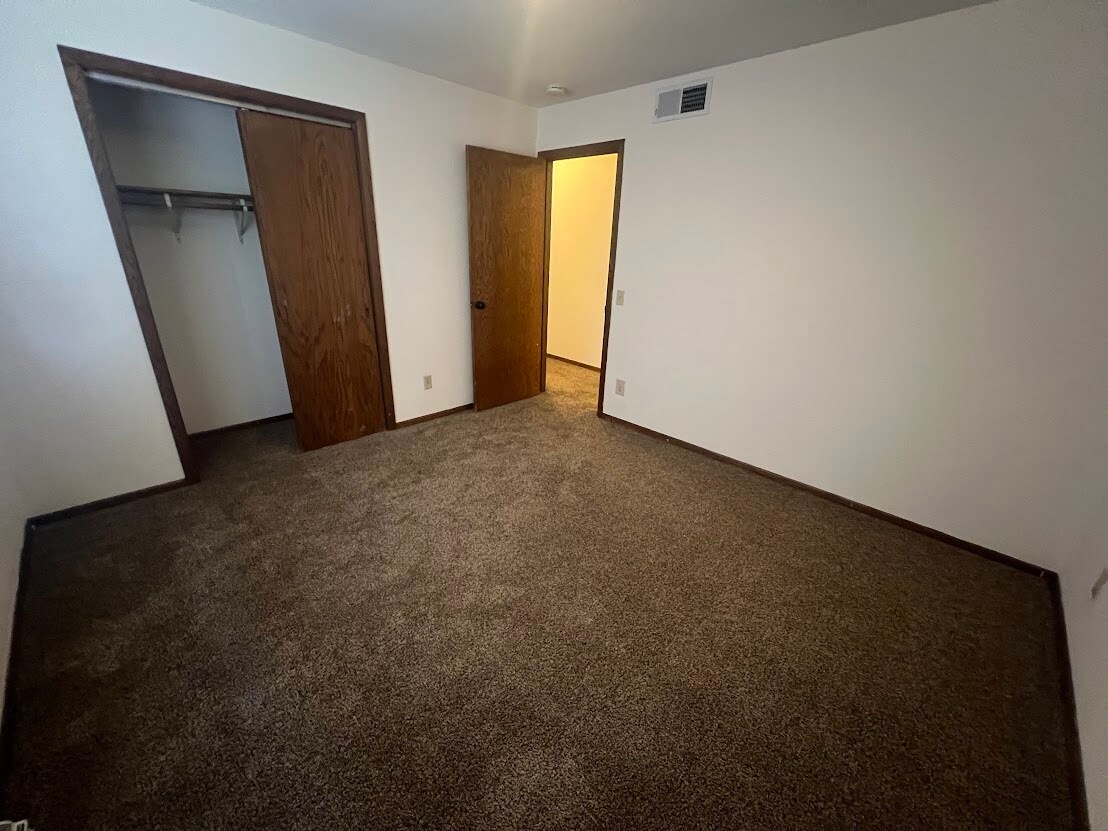 Building Photo - 7313 Farmington Way