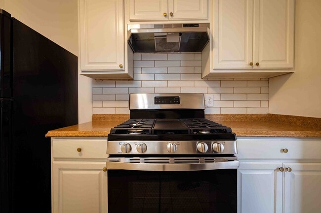 Building Photo - Georgia Street