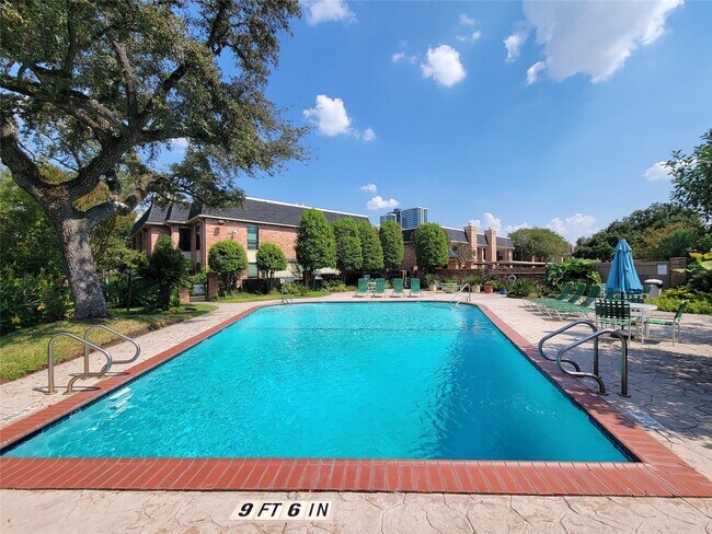 Building Photo - 1601 S Shepherd Dr