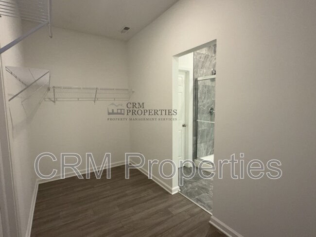 Building Photo - 3242 Somers Dr