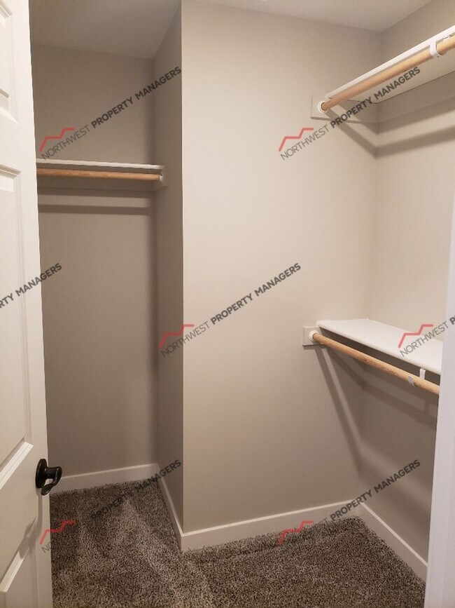Building Photo - STATUS: AVAILABLE  | R245A | $2095 *** 1 ST FULL MONTH FREE - MOVE IN SPECIAL!!!