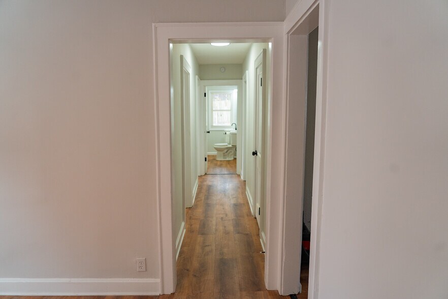 Building Photo - 5536 Paseo Blvd