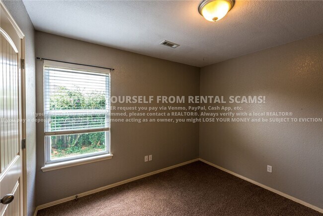 Building Photo - 1137 S Holland Dr