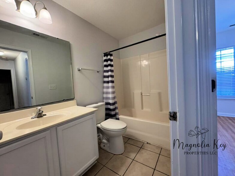 Building Photo - 1117 Stoney Falls Blvd