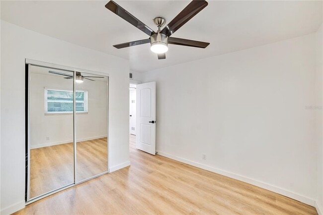 Building Photo - 4413 W Rogers Ave