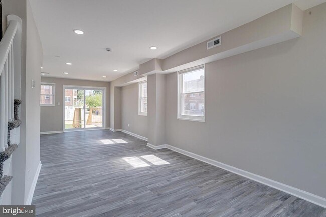 Building Photo - 4100 Colborne Rd