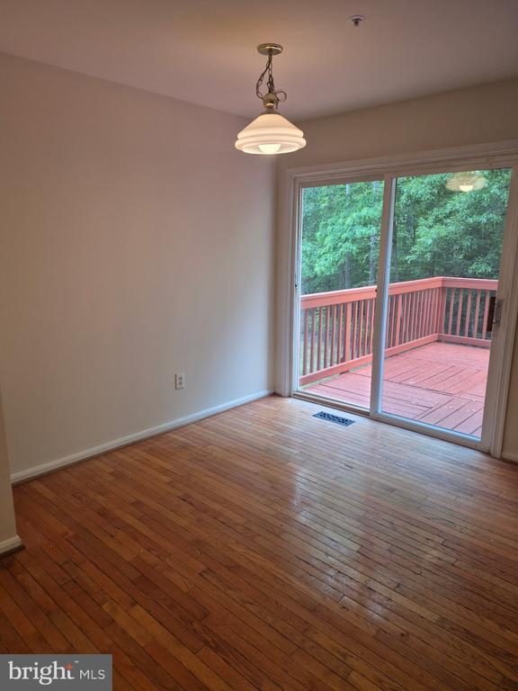 Building Photo - 2102 Racquet Pl