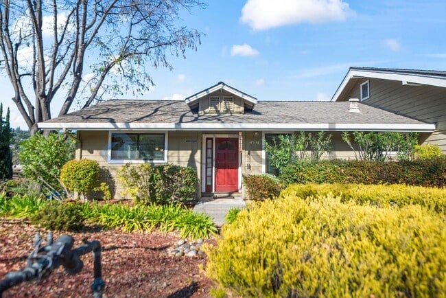 Building Photo - 14541 Oak St