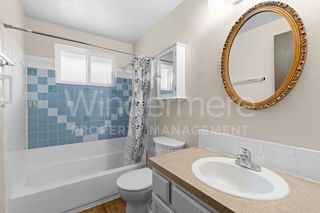 Building Photo - 3142 E 31st Ave