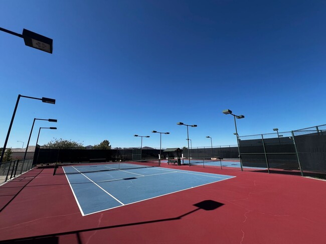 Building Photo - Beautiful single story home (55+). 3 Bed 2...