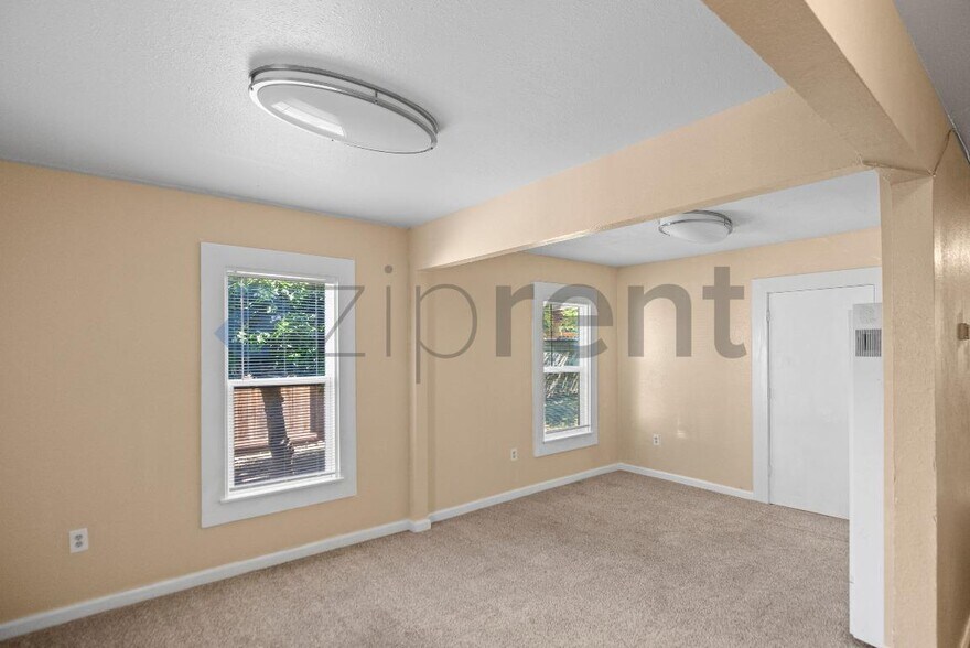 Building Photo - 1613 Pomona St