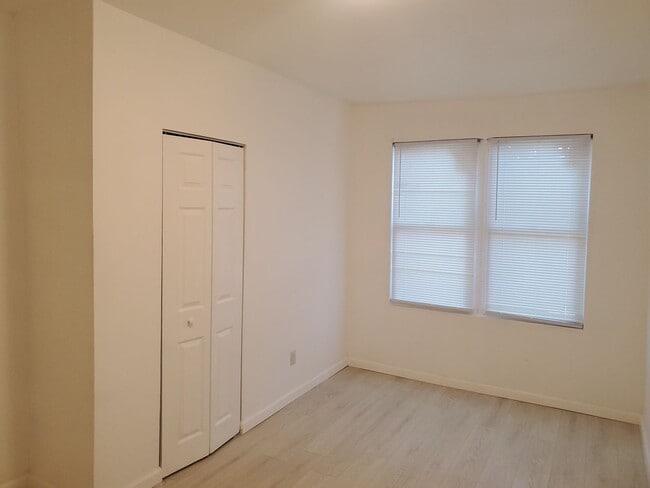 Building Photo - 6040 Ogontz Ave
