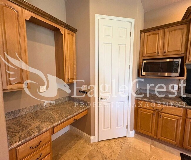 Building Photo - Luxury Bella Terra Estate with Mountain & Vineyard Views