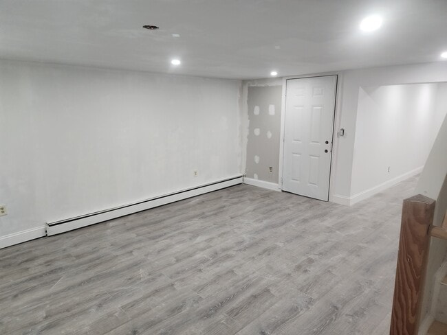 Building Photo - 100 Glen Eagle Dr