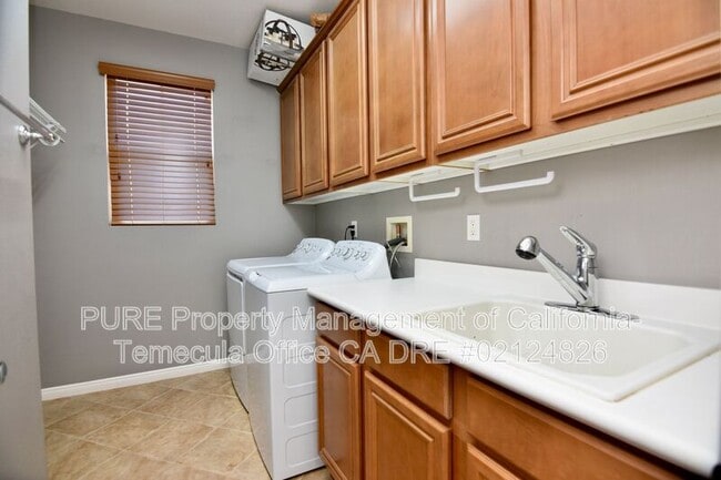 Building Photo - 35808 Chalet Ct