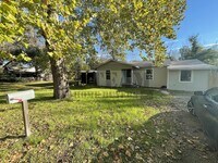 Building Photo - 3 Bed 1 Bath home for rent!