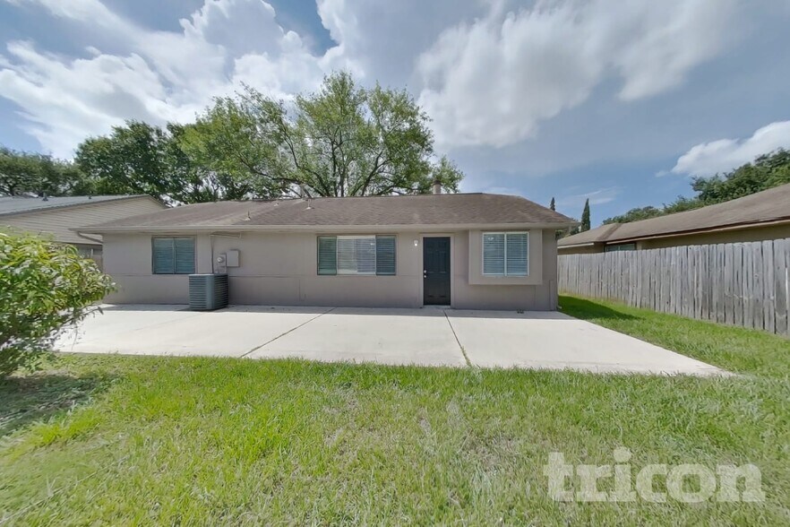 Building Photo - 3446 Edgecreek Dr