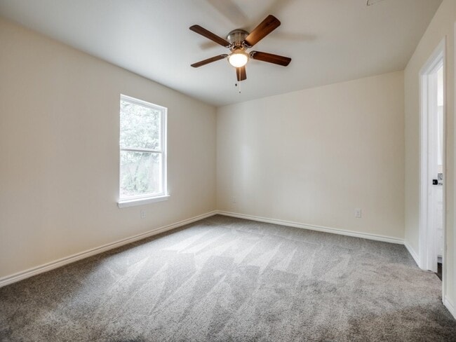 Building Photo - 4220 Hamilton Ave