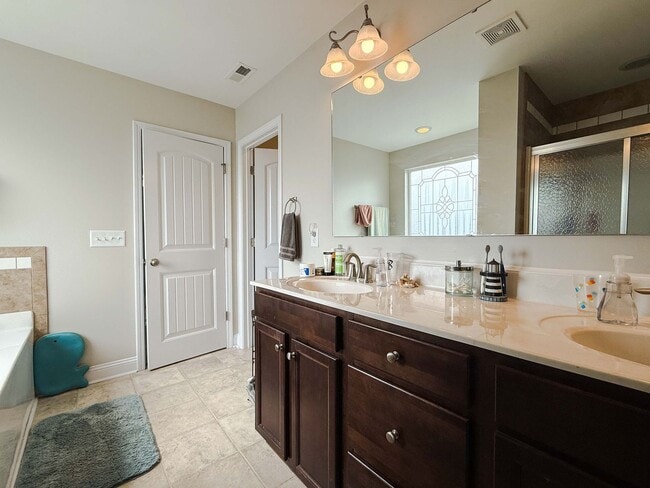 Building Photo - 3935 Standardbred Dr