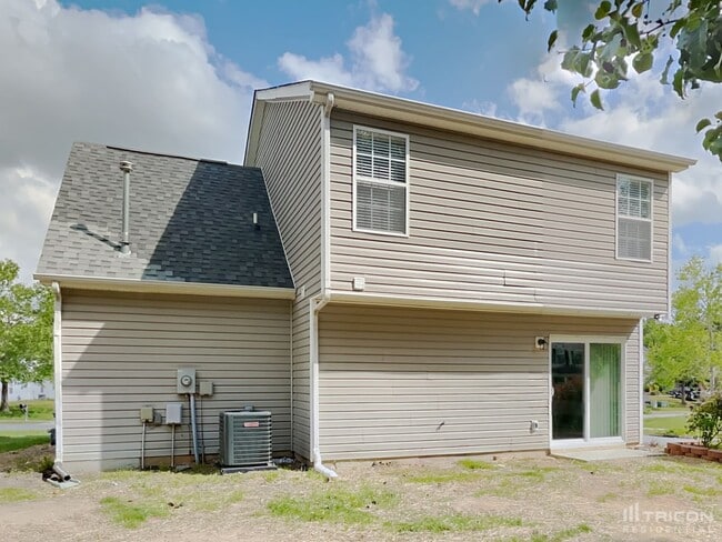 Building Photo - 11350 Northwoods Forest Dr