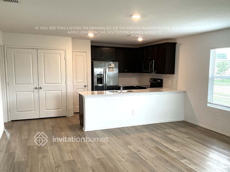 Building Photo - 1346 Mosely Cir