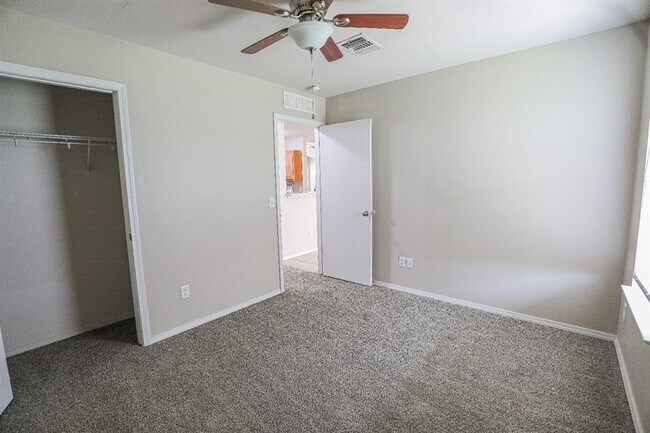 Building Photo - 2705 NW 187th Terrace