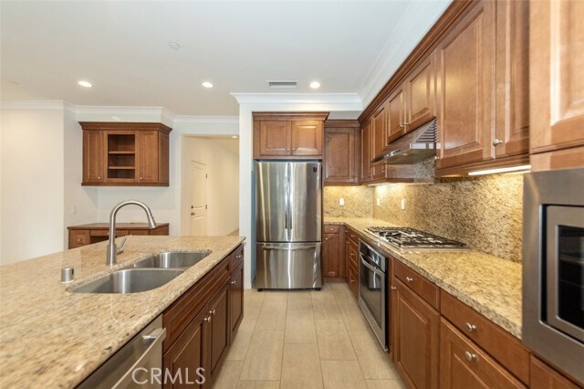 Building Photo - 83 Bianco