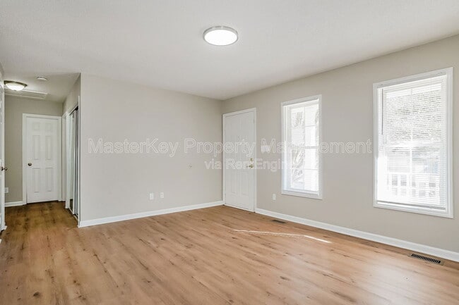 Building Photo - 5701 Woof Pl