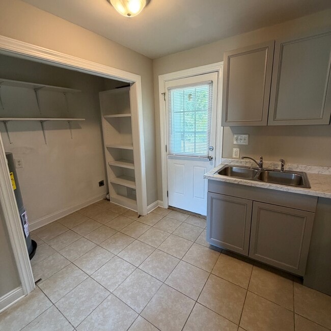 Building Photo - 107 Juniper Ln