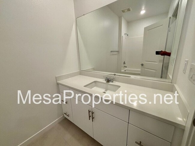 Building Photo - 2601 Cloudview Privado