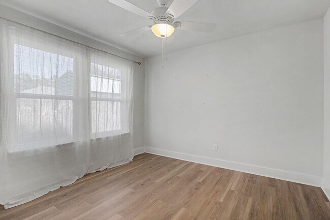 Building Photo - 5230 Richburg St