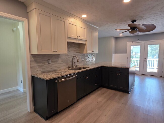 Building Photo - 184 E Ridge Ct