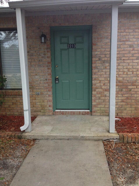 Primary Photo - 2211 Paloma St