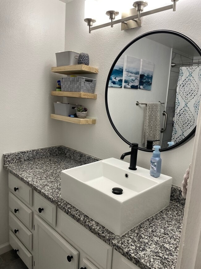 Building Photo - 3606 S Depew St