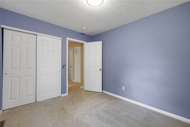 Building Photo - 40 Alverstone Way