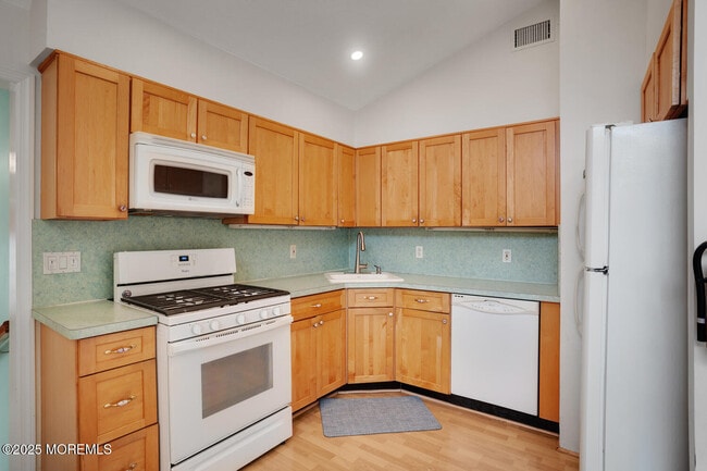 Building Photo - 9 Admiral Dr