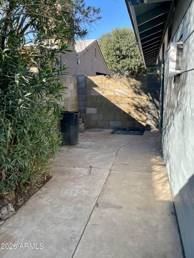 Building Photo - 7519 N 59th Ln