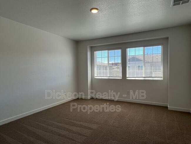 Building Photo - 8923 Wolf Moon Dr