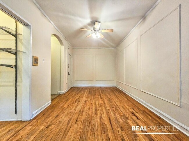 Building Photo - 0 bedroom in CHICAGO IL 60657