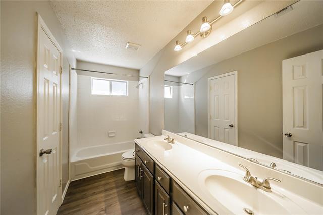 Building Photo - 1384 Wentworth Dr