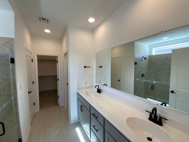 Building Photo - 3 Bedroom Single Story New Build in Mesa Del Sol Near Netflix Studios!