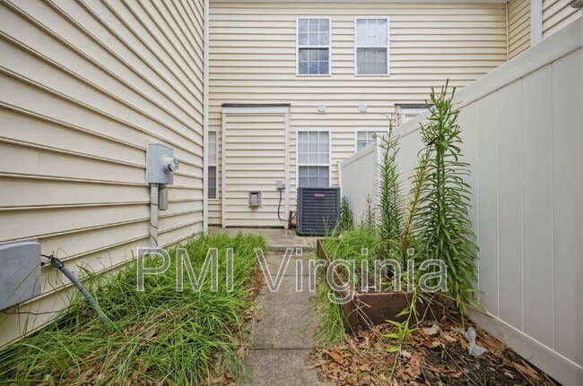 Building Photo - 810 Great Marsh Ave