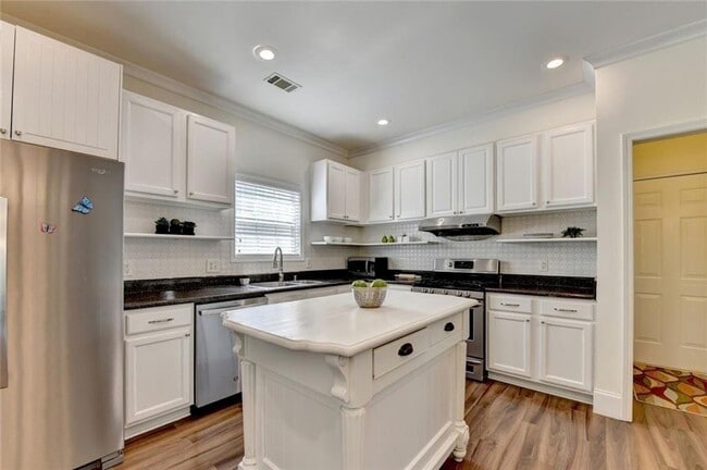 Building Photo - 335 Pintail Ct